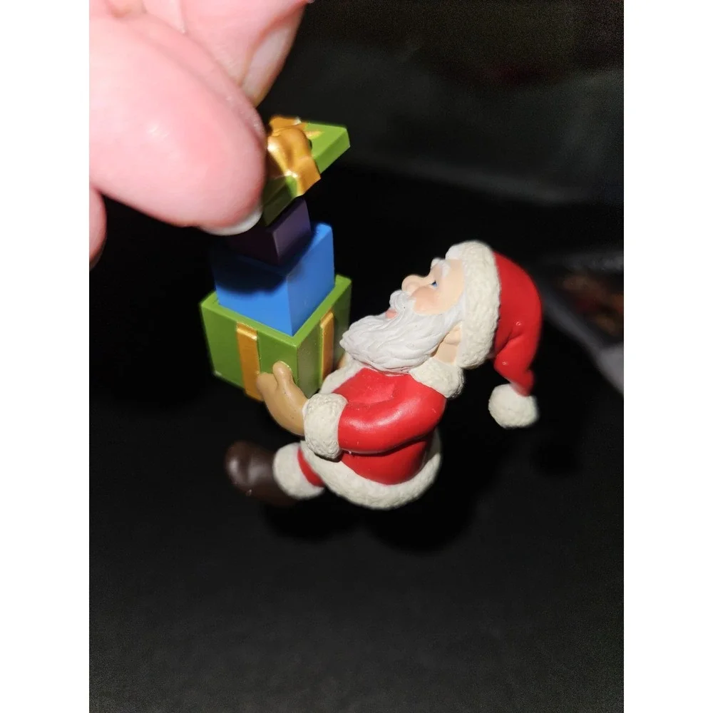 2001 Peek A Boo Santa With Present‎ Ornament By Hallmark